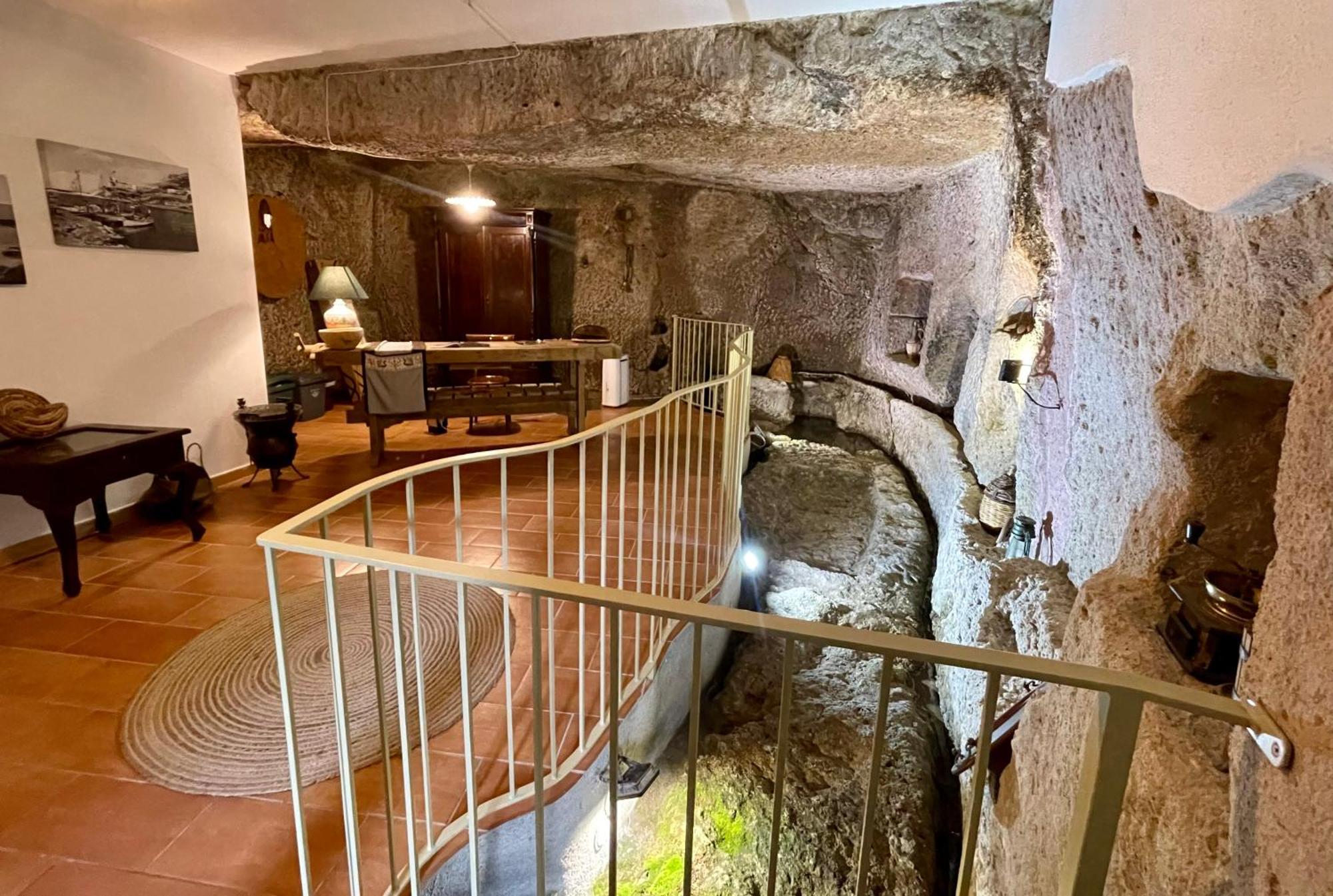 Sardinian Gallery Fonte Bosa Exterior photo