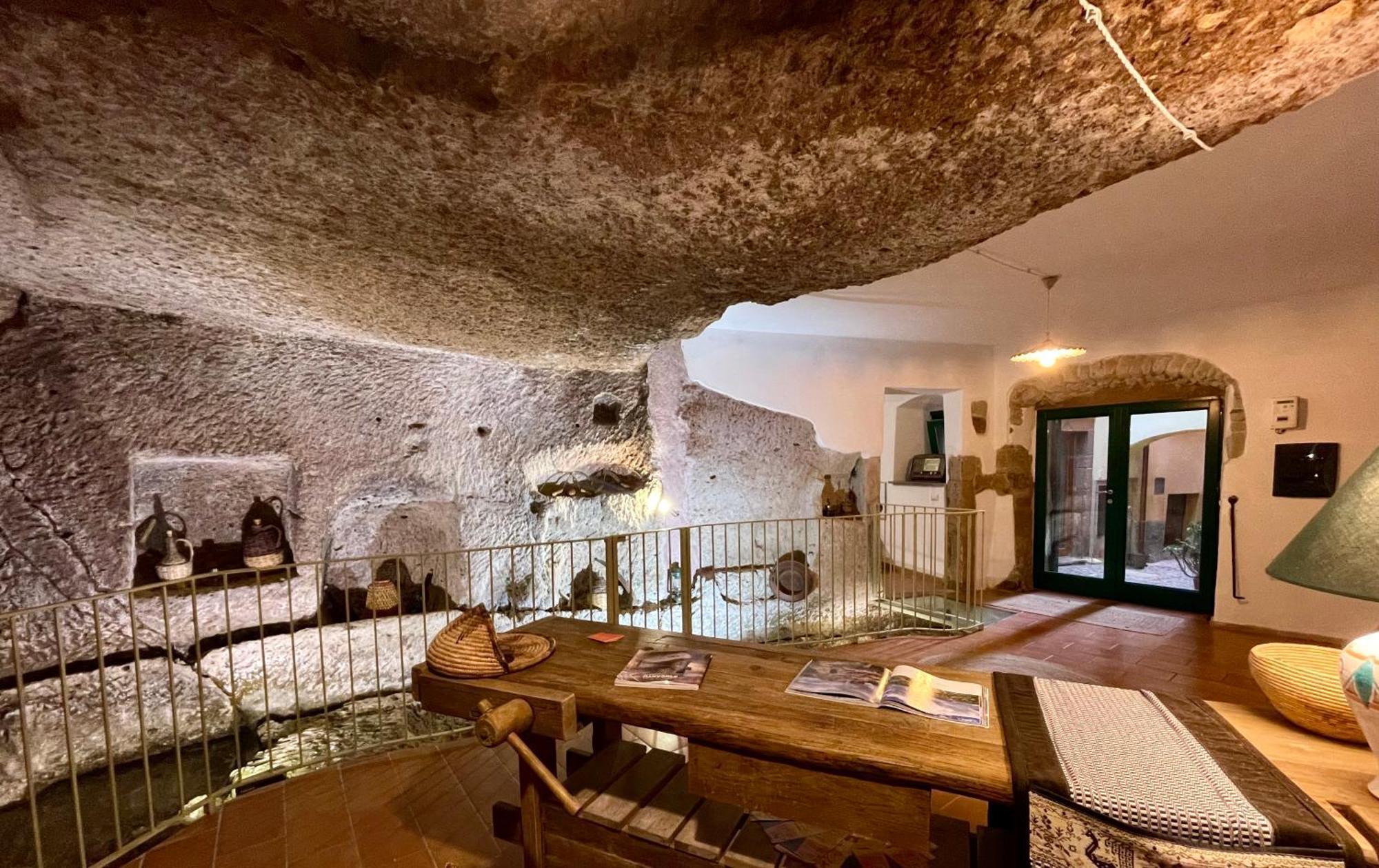 Sardinian Gallery Fonte Bosa Exterior photo